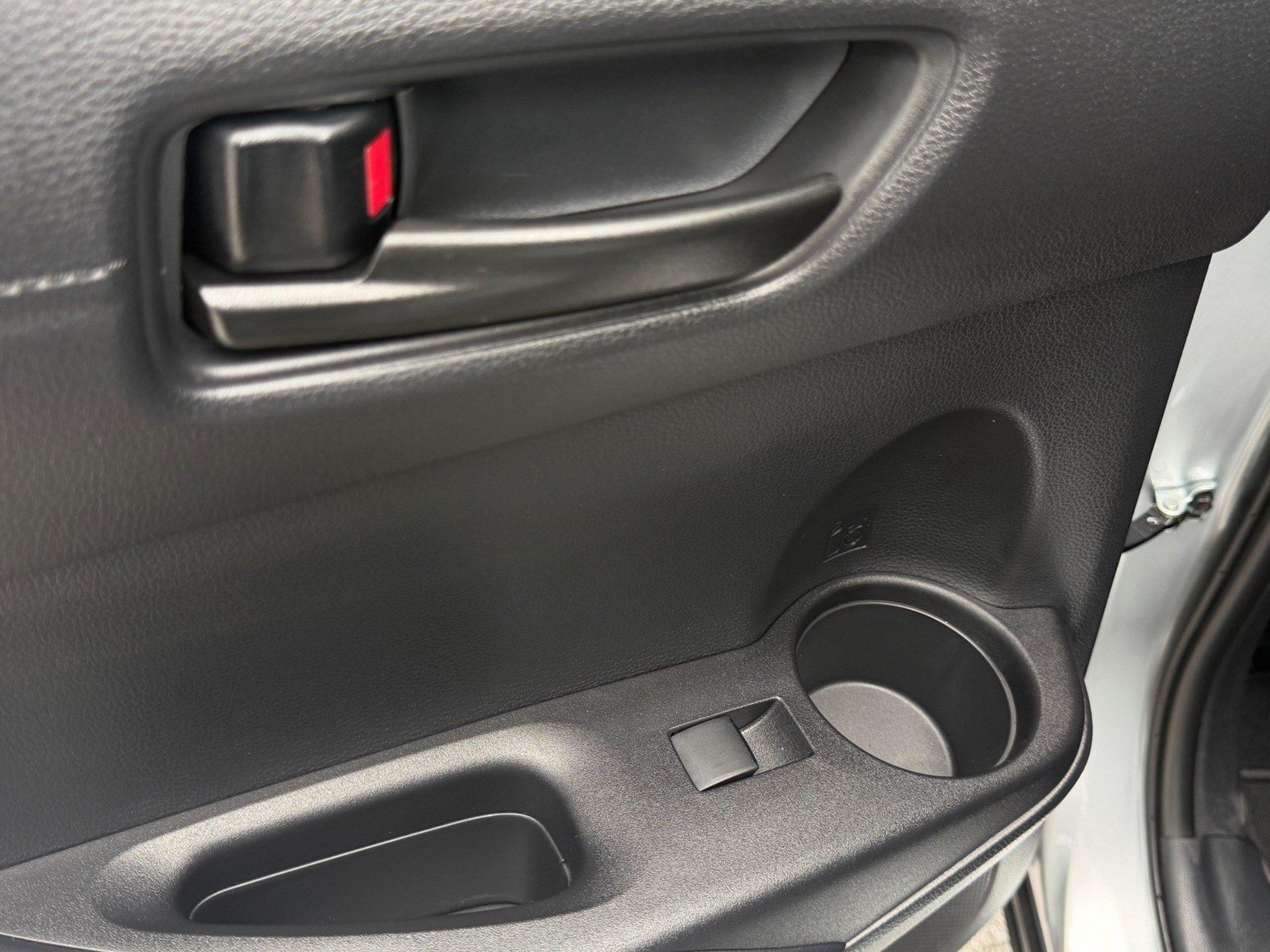Used 2025 Toyota Corolla Cross LE FWD image 35