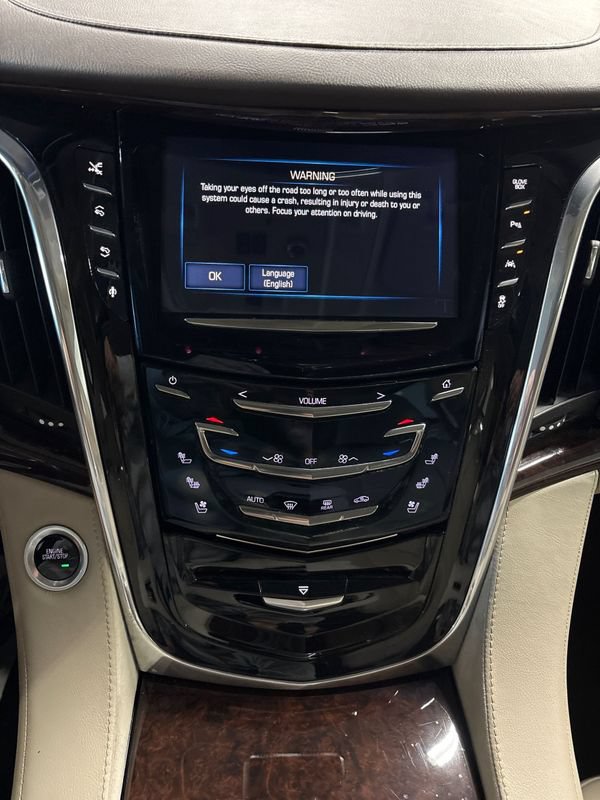 Used 2016 Cadillac Escalade Premium AWD/4WD image 25