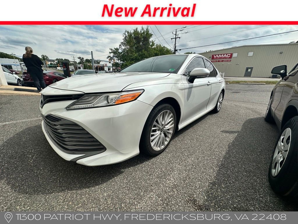 Used 2020 Toyota Camry XLE FWD image 2