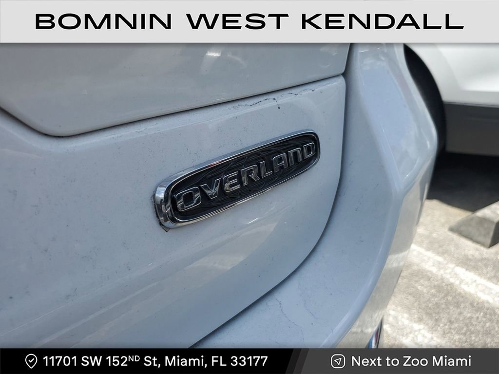 Used 2023 Jeep Grand Cherokee Overland w/ Luxury Tech Group IV image 8