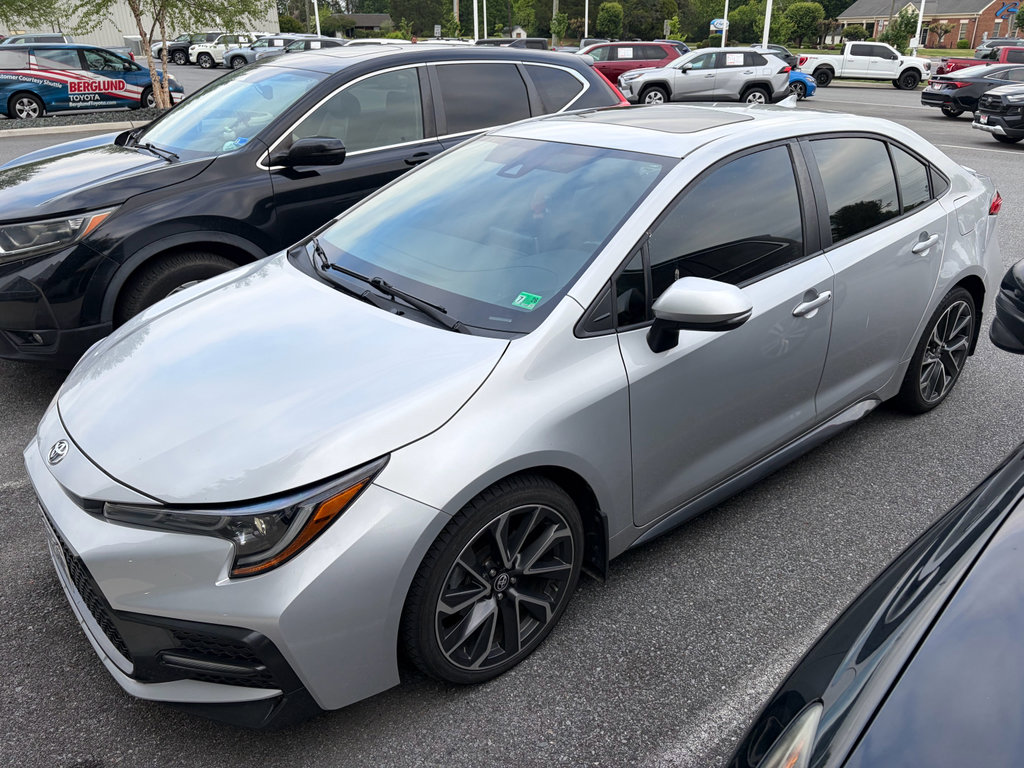 Used 2020 Toyota Corolla SE w/ SE Premium Package FWD image 1