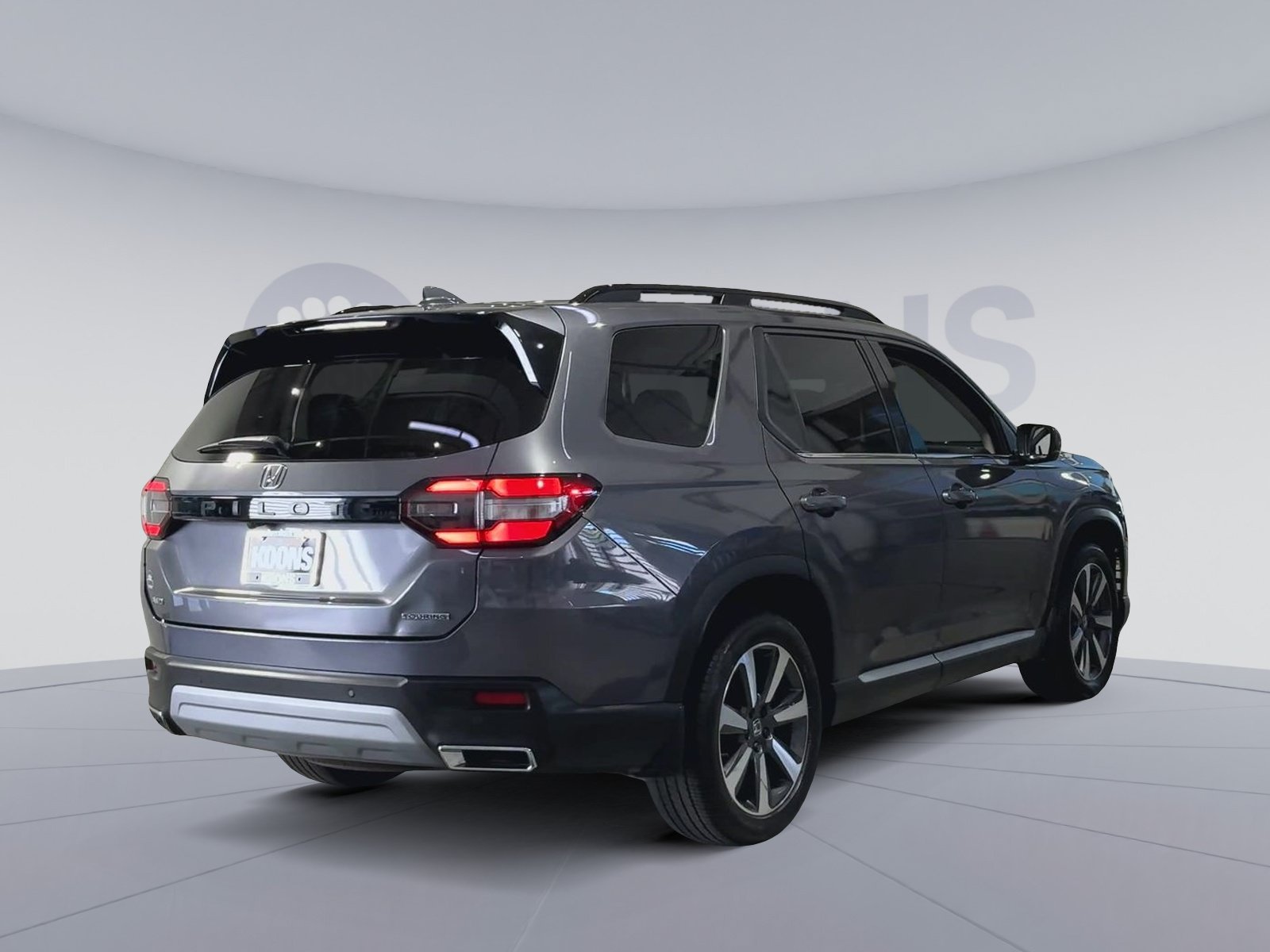 Used 2025 Honda Pilot Touring image 11