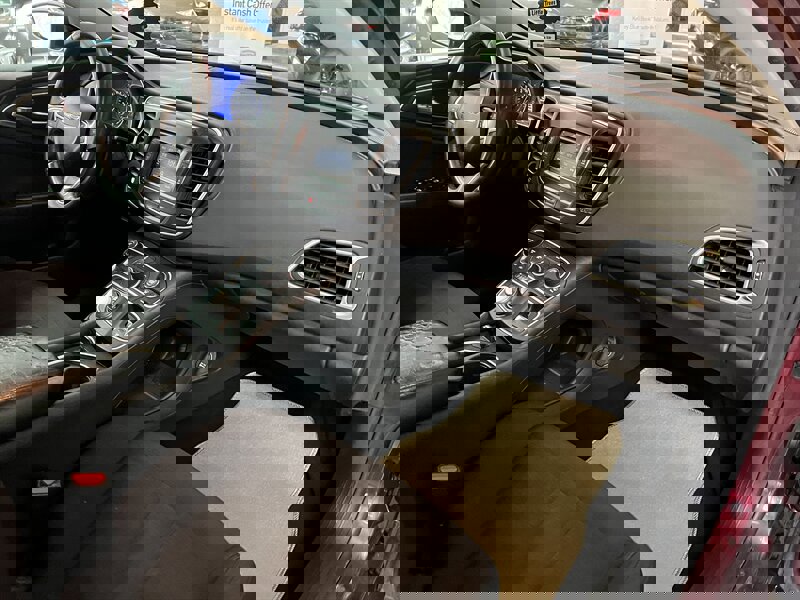 Used 2015 Chrysler 200 Limited w/ Convenience Group image 23