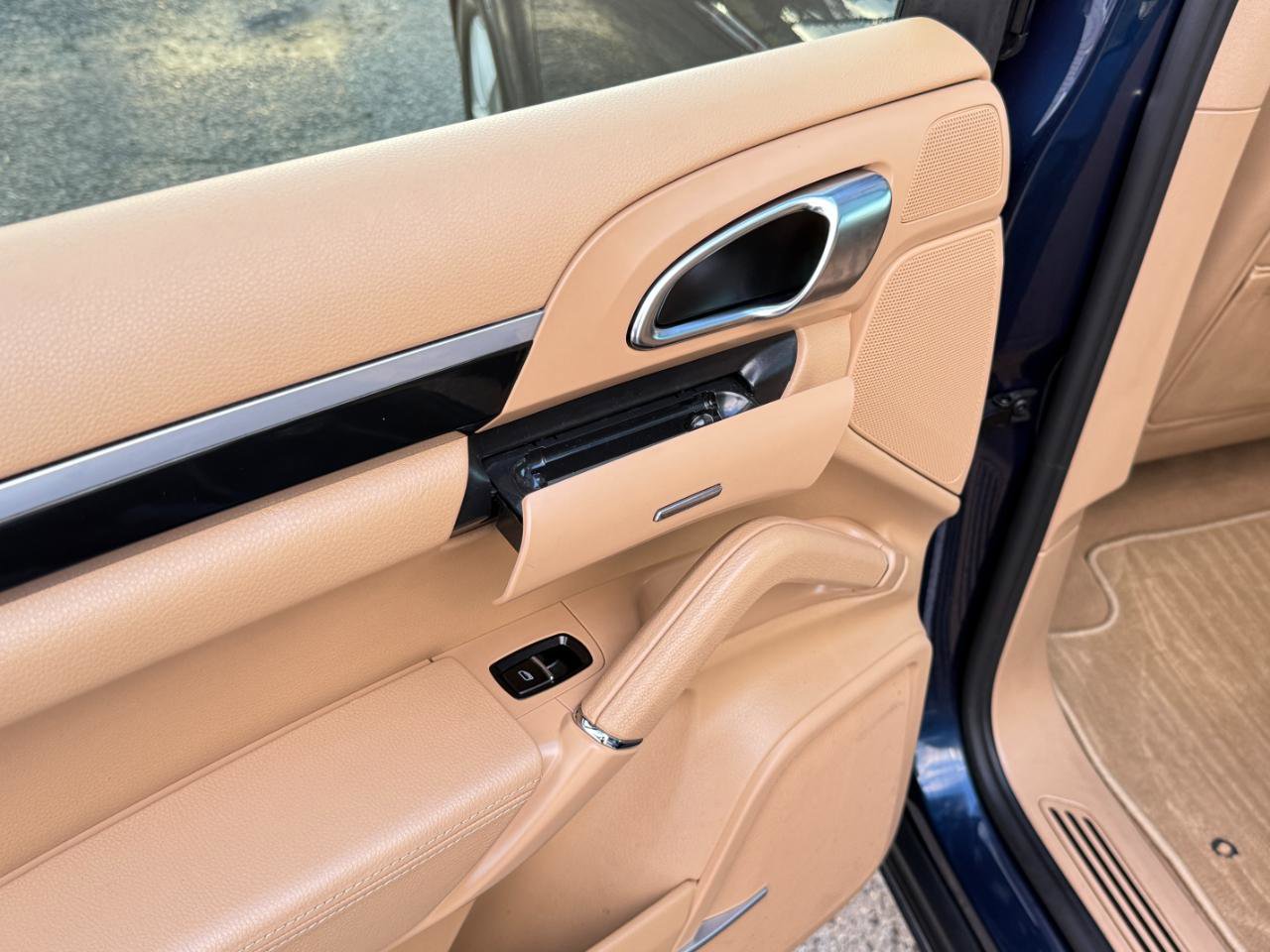 Used 2012 Porsche Cayenne image 34