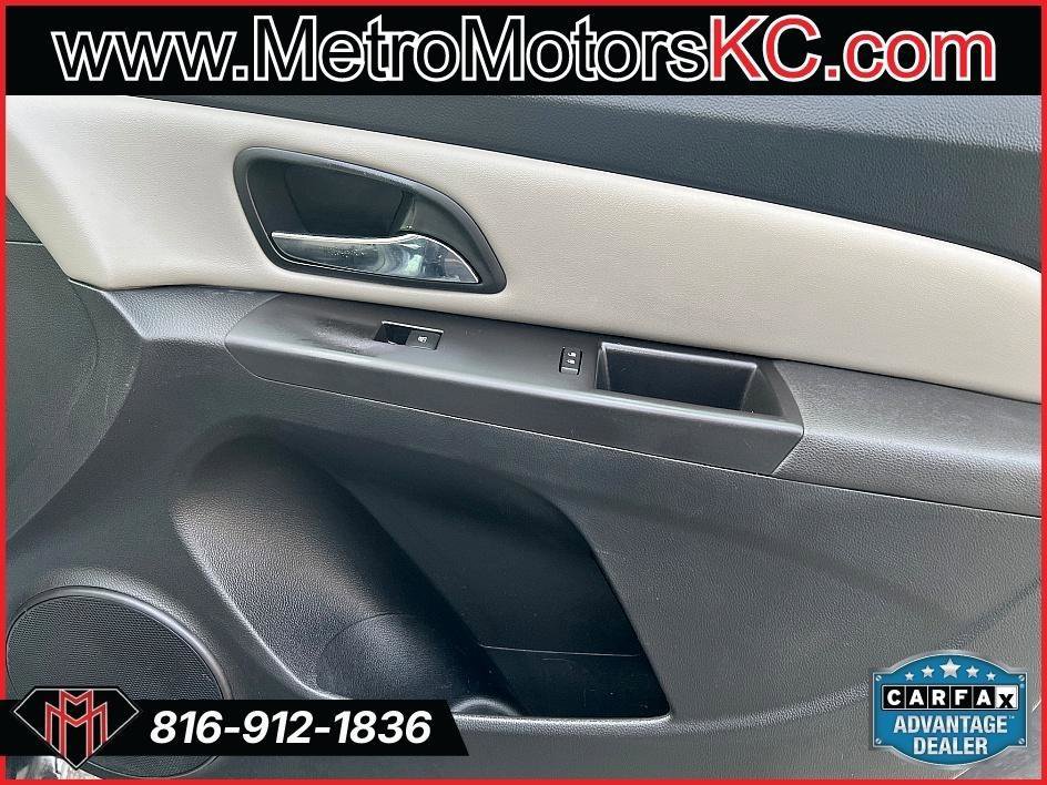 Used 2016 Chevrolet Cruze LT image 37