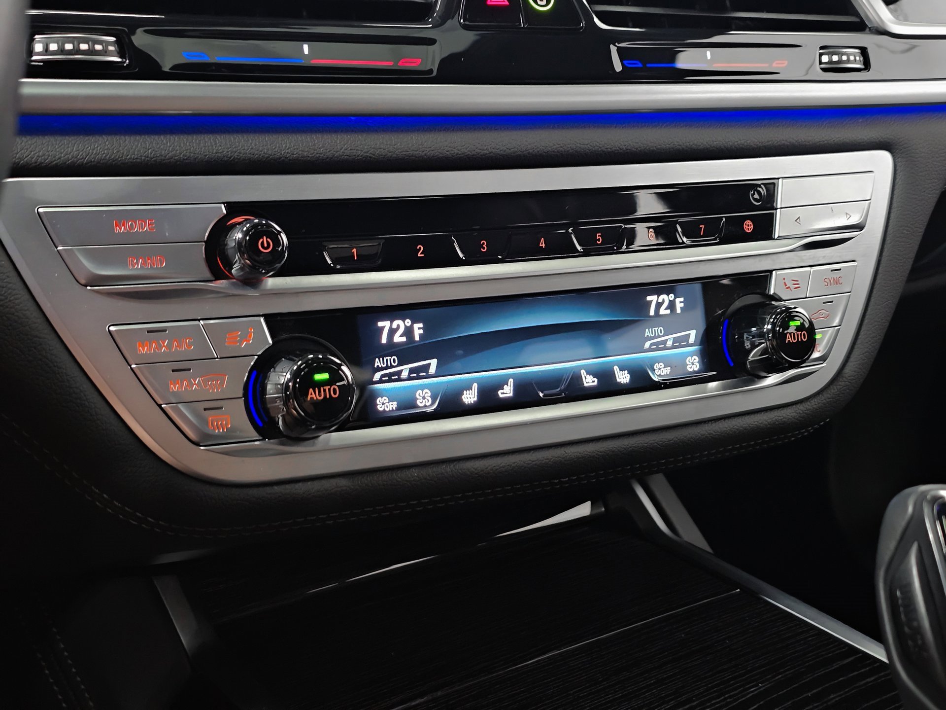 Used 2022 BMW 750i xDrive w/ Executive Package image 28