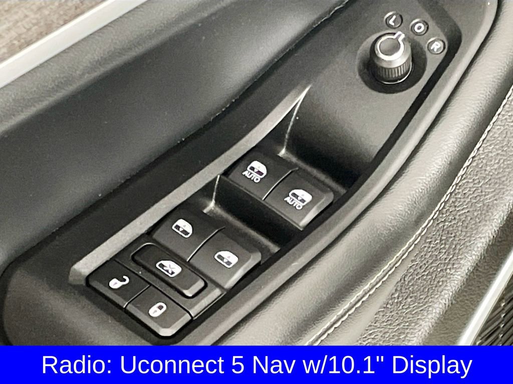 Used 2023 Jeep Grand Cherokee 4WD 4xe w/ Luxury Tech Group II image 22