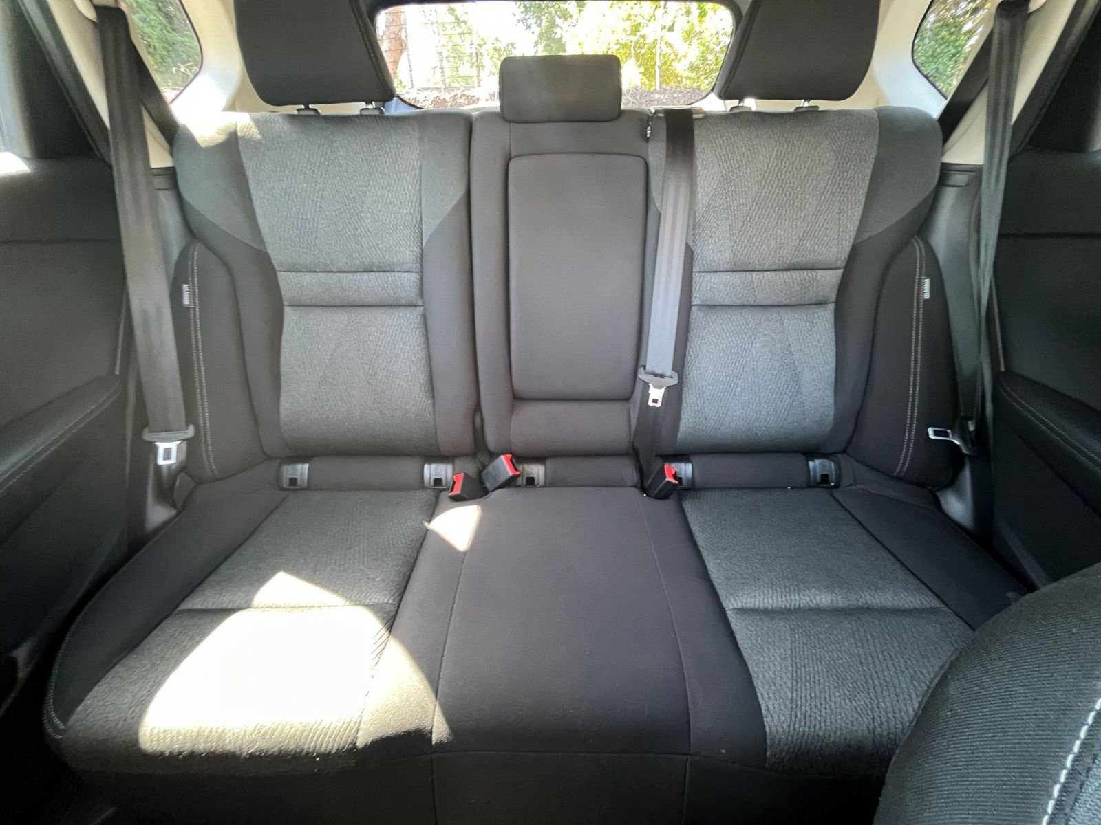 Used 2025 Nissan Rogue SV image 40