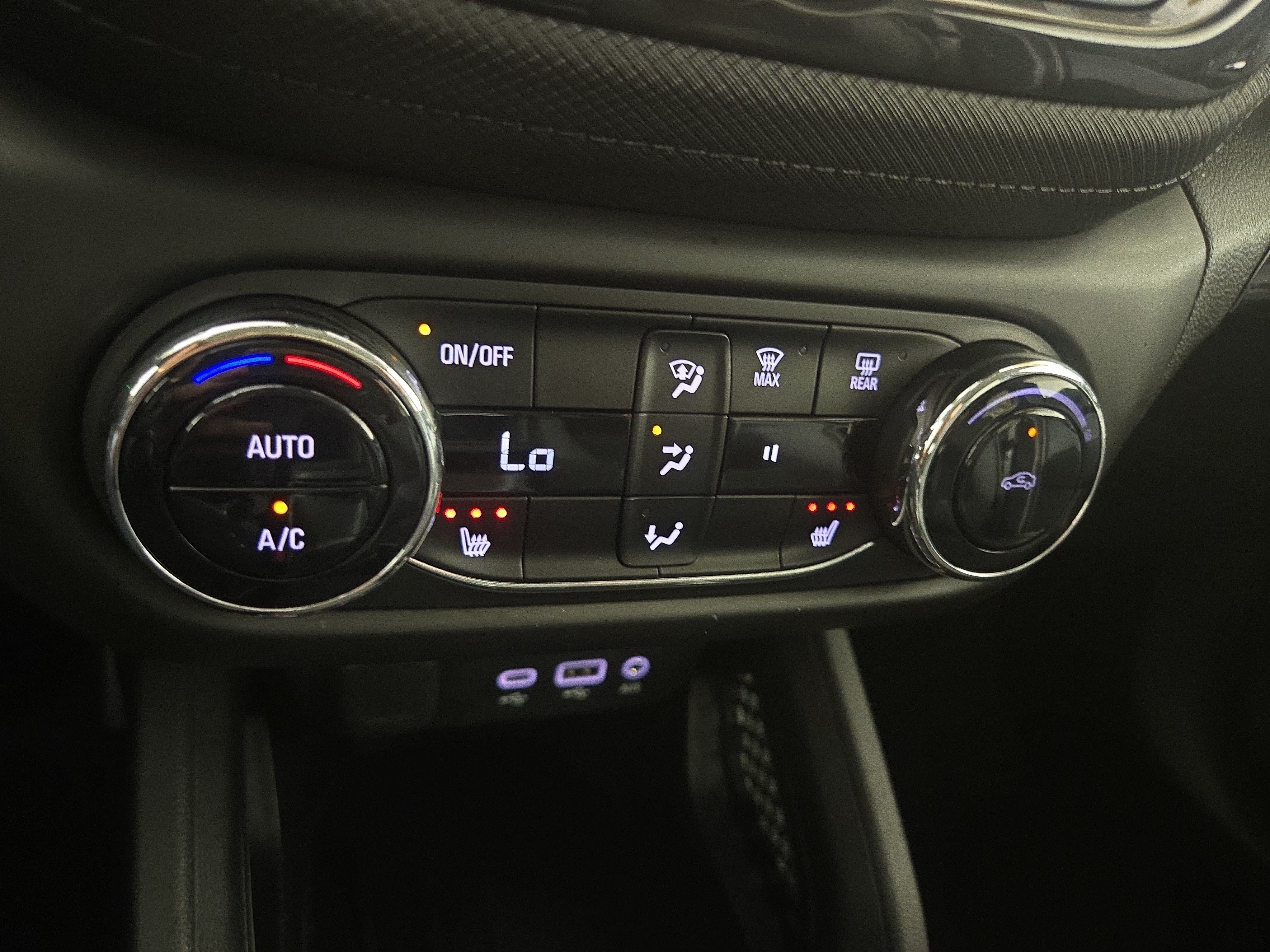 Used 2023 Chevrolet TrailBlazer LT w/ Convenience Package AWD/4WD image 27