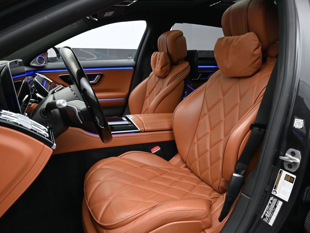 Used 2023 Mercedes-Benz Maybach S 680 4MATIC w/ Manufaktur Leather Package image 9