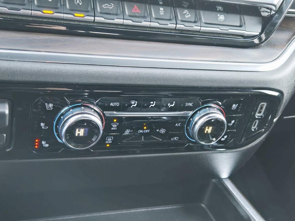 Used 2023 GMC Sierra 1500 SLT w/ SLT Premium Plus Package image 34