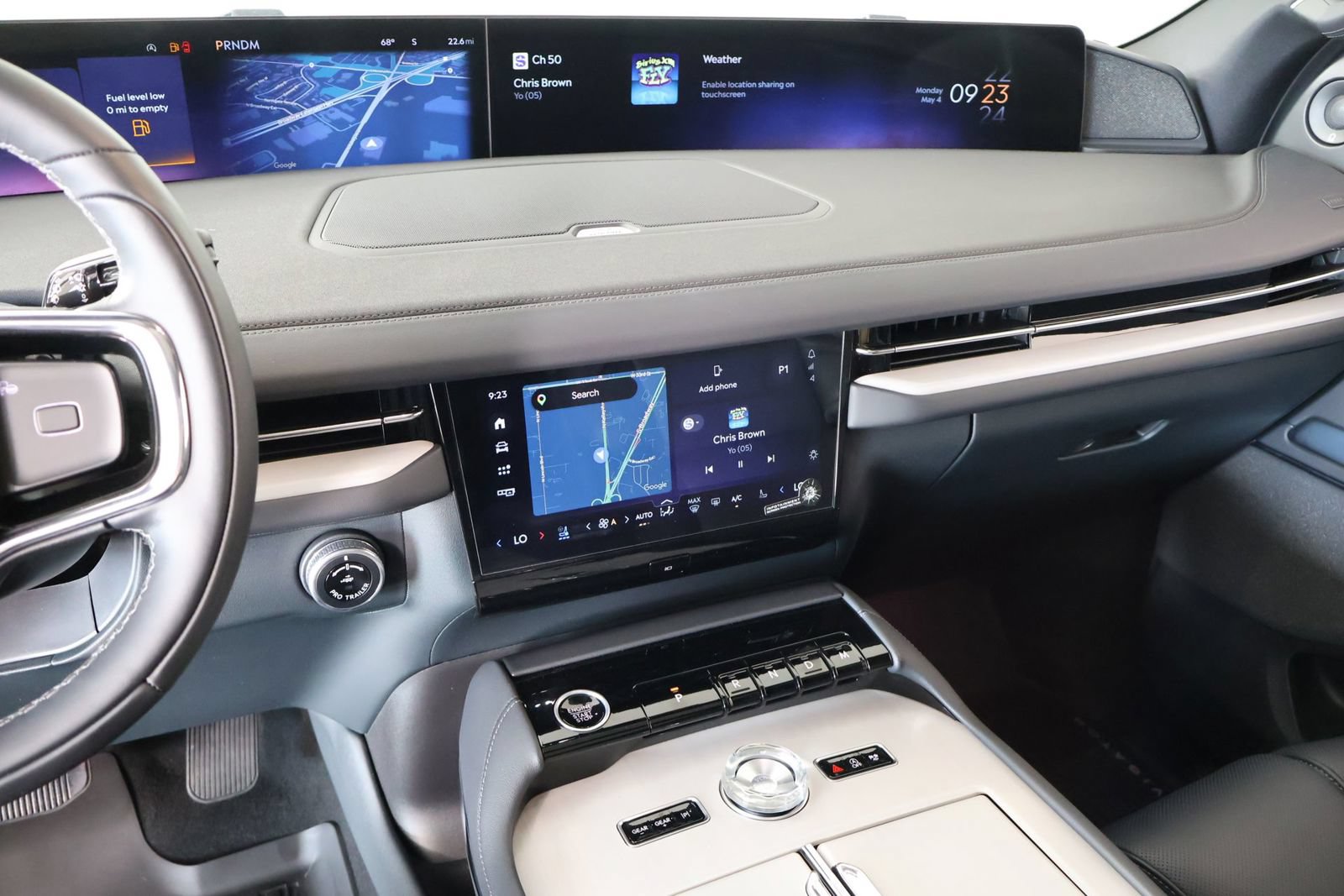 New 2025 Lincoln Navigator Reserve w/ Jet Appearance Package AWD/4WD image 5