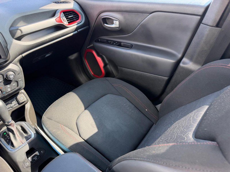 Used 2023 Jeep Renegade Trailhawk AWD/4WD image 16