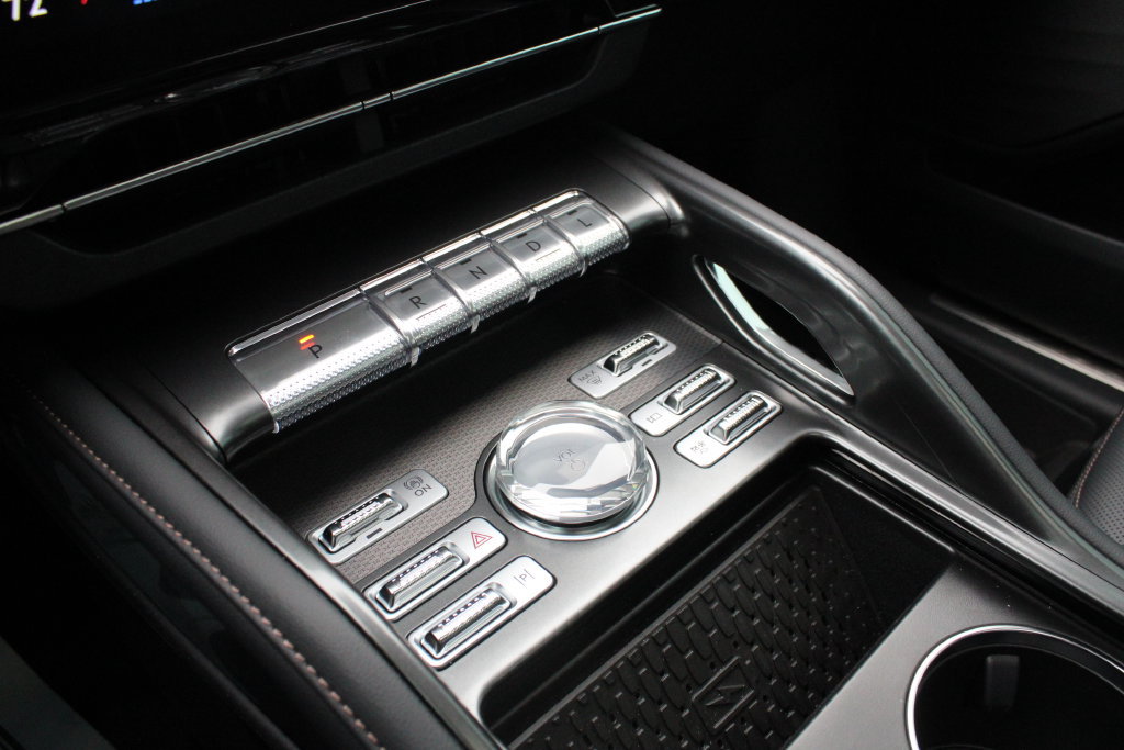 New 2026 Lincoln Nautilus Premier w/ Equipment Group 102A AWD/4WD image 18