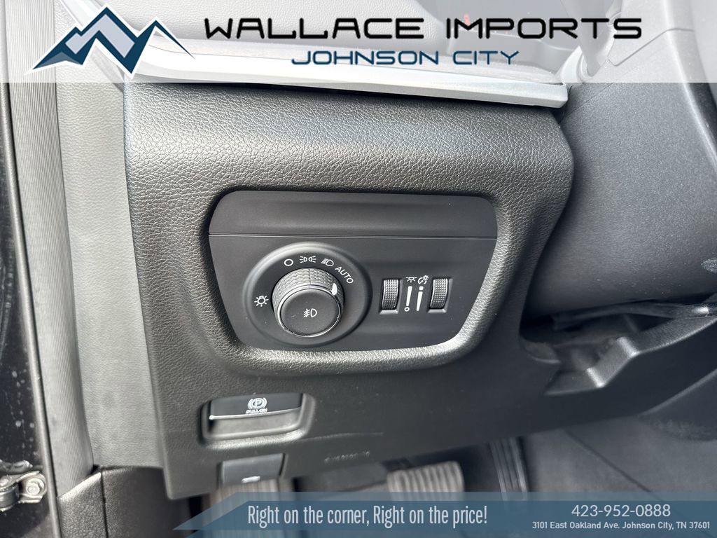 Used 2024 Jeep Grand Cherokee Limited AWD/4WD image 33