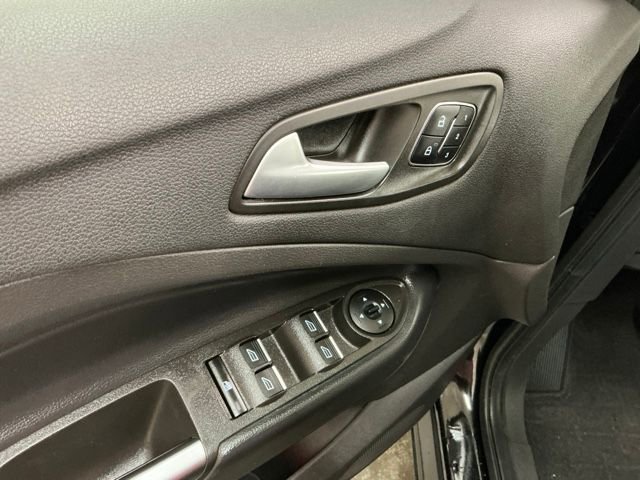 Used 2019 Ford Escape Titanium AWD/4WD image 15