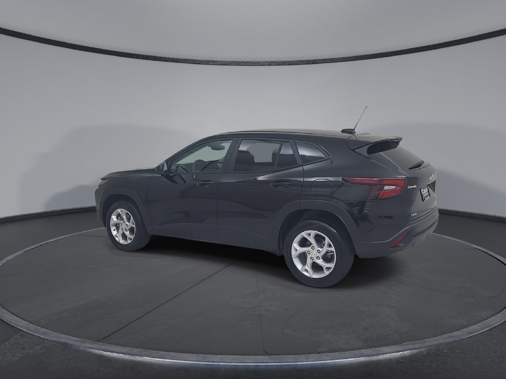 Used 2026 Chevrolet Trax LS w/ LS Convenience Package FWD image 10