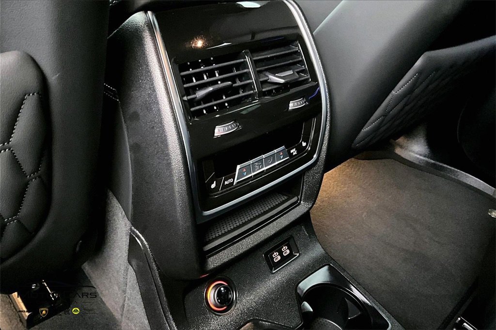 Used 2026 BMW ALPINA XB7 ALPINA XB7 image 31