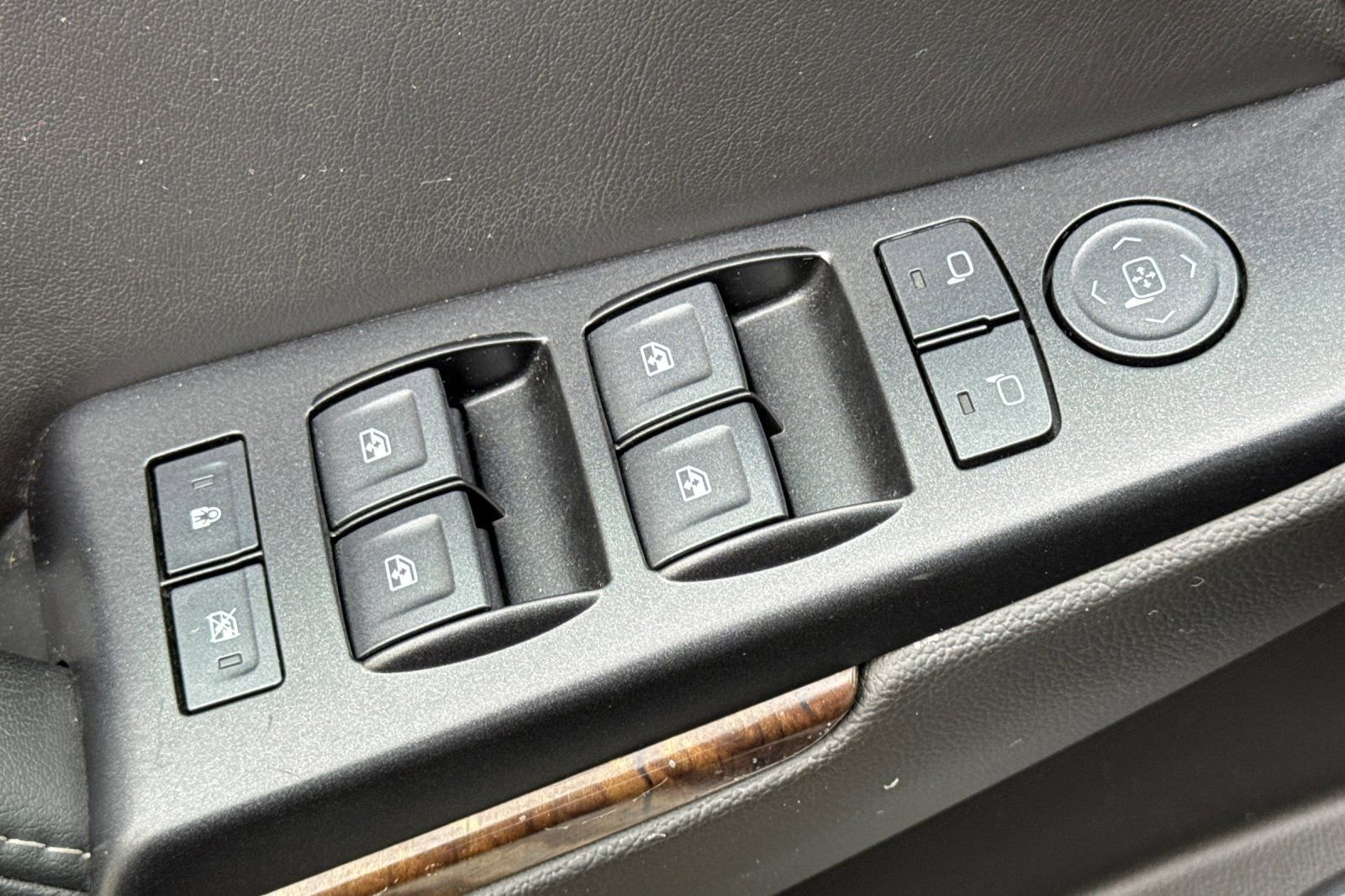 Used 2017 Chevrolet Tahoe LT image 11