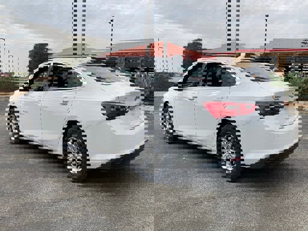 Used 2024 Chevrolet Malibu LT image 7