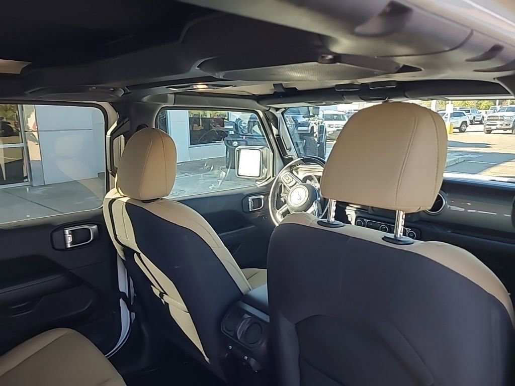 Used 2021 Jeep Gladiator Overland w/ LED Lighting Group image 19