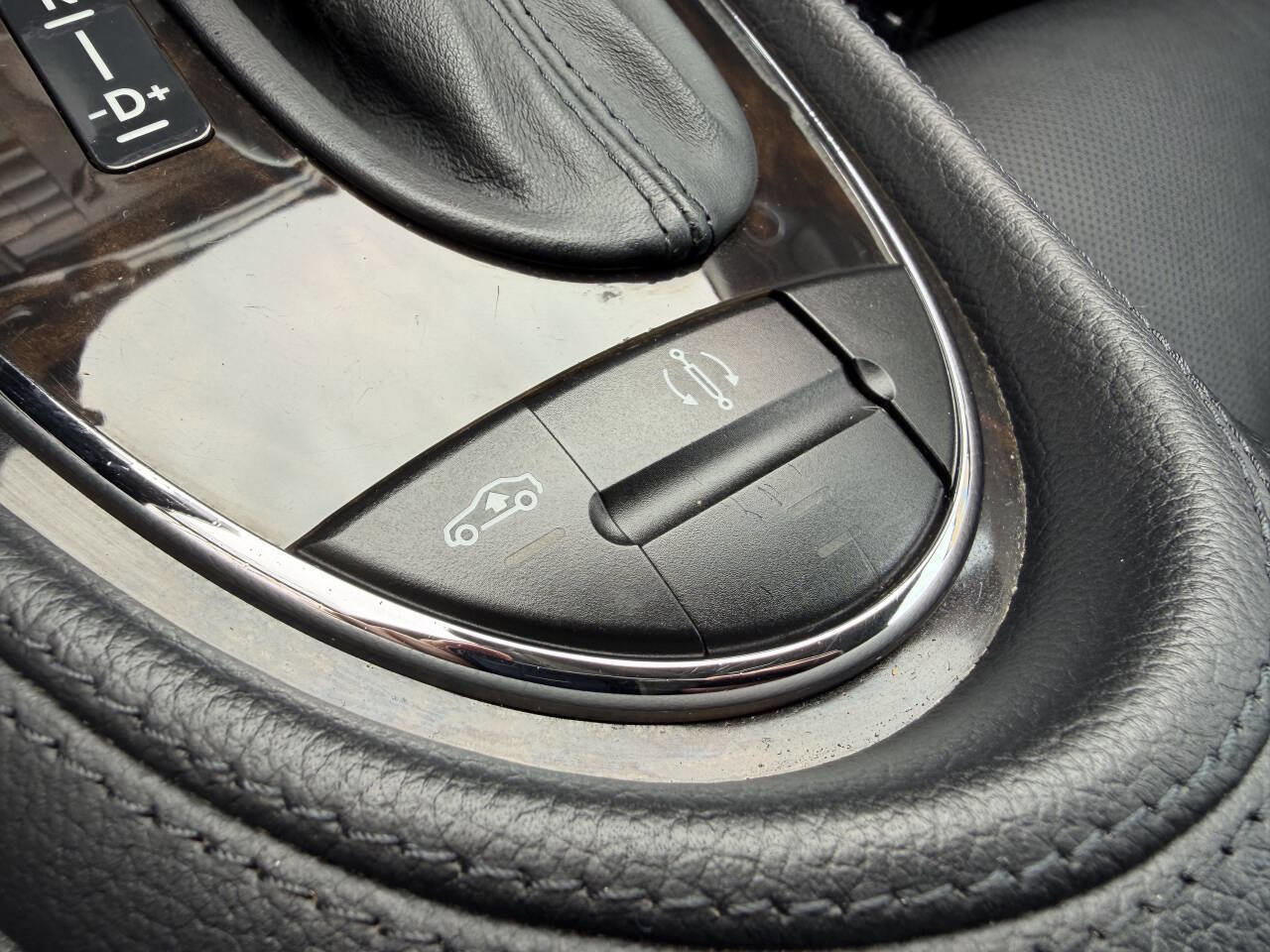 Used 2011 Mercedes-Benz CLS 550 image 22