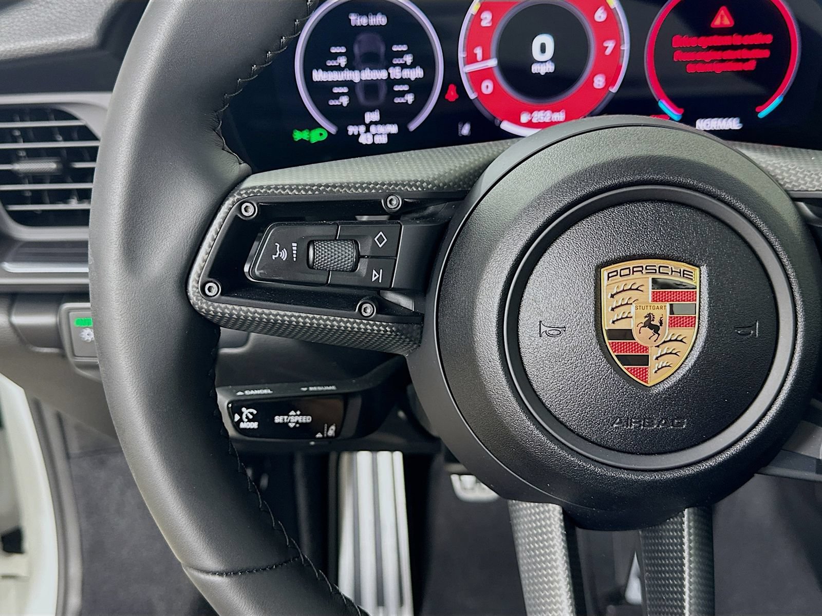 Used 2025 Porsche 911 Carrera T RWD image 17