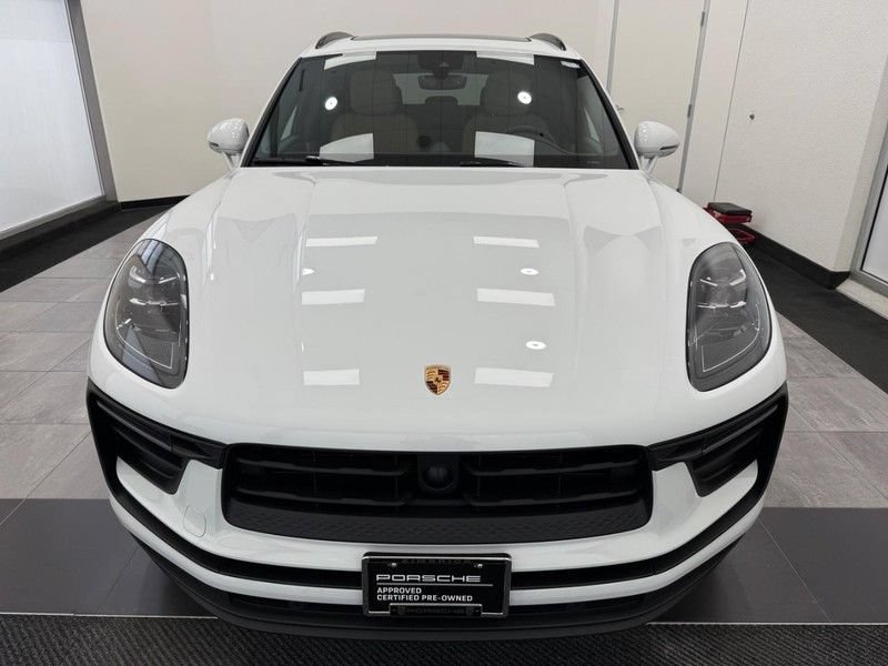 Certified 2025 Porsche Macan AWD/4WD image 13