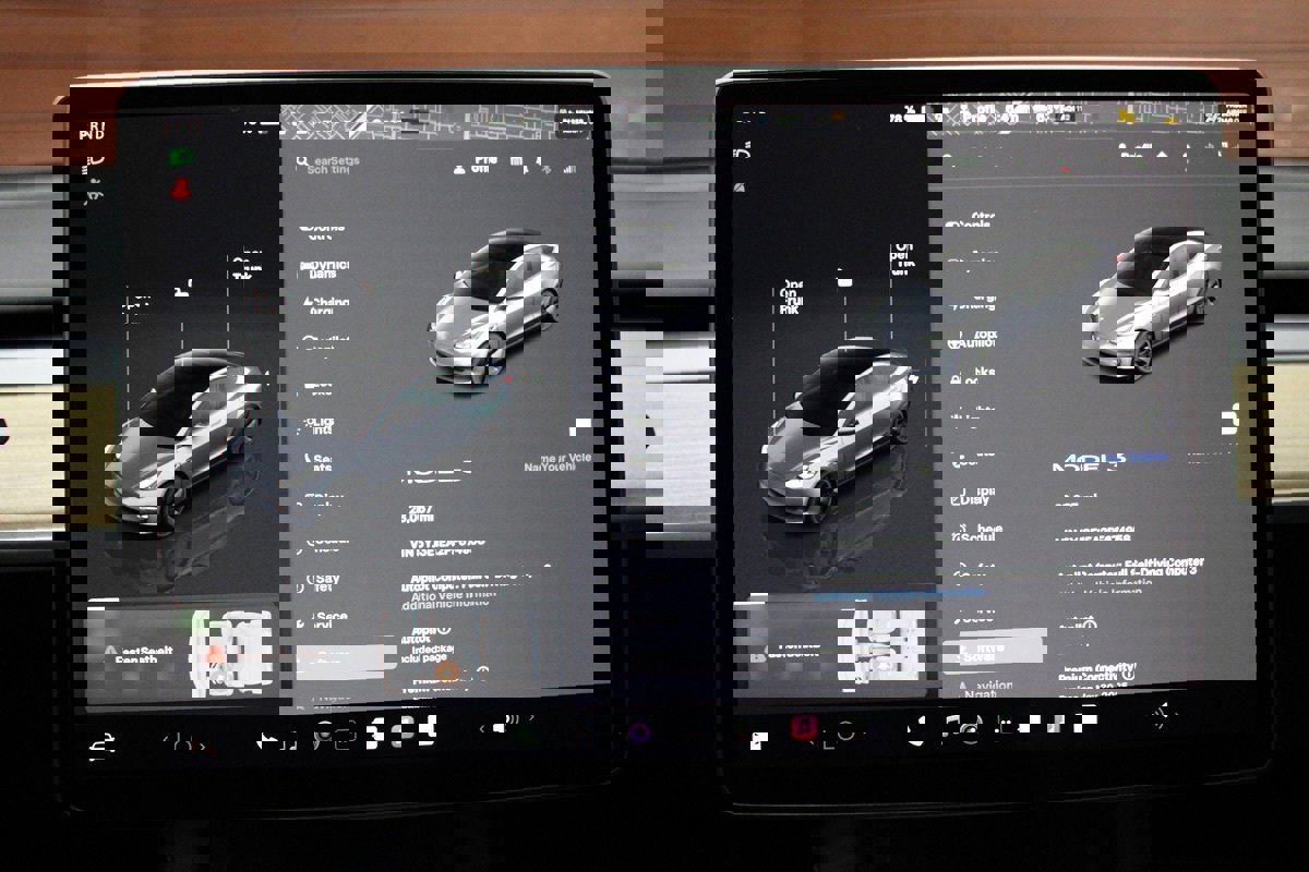 Used 2023 Tesla Model 3 Standard Range image 25