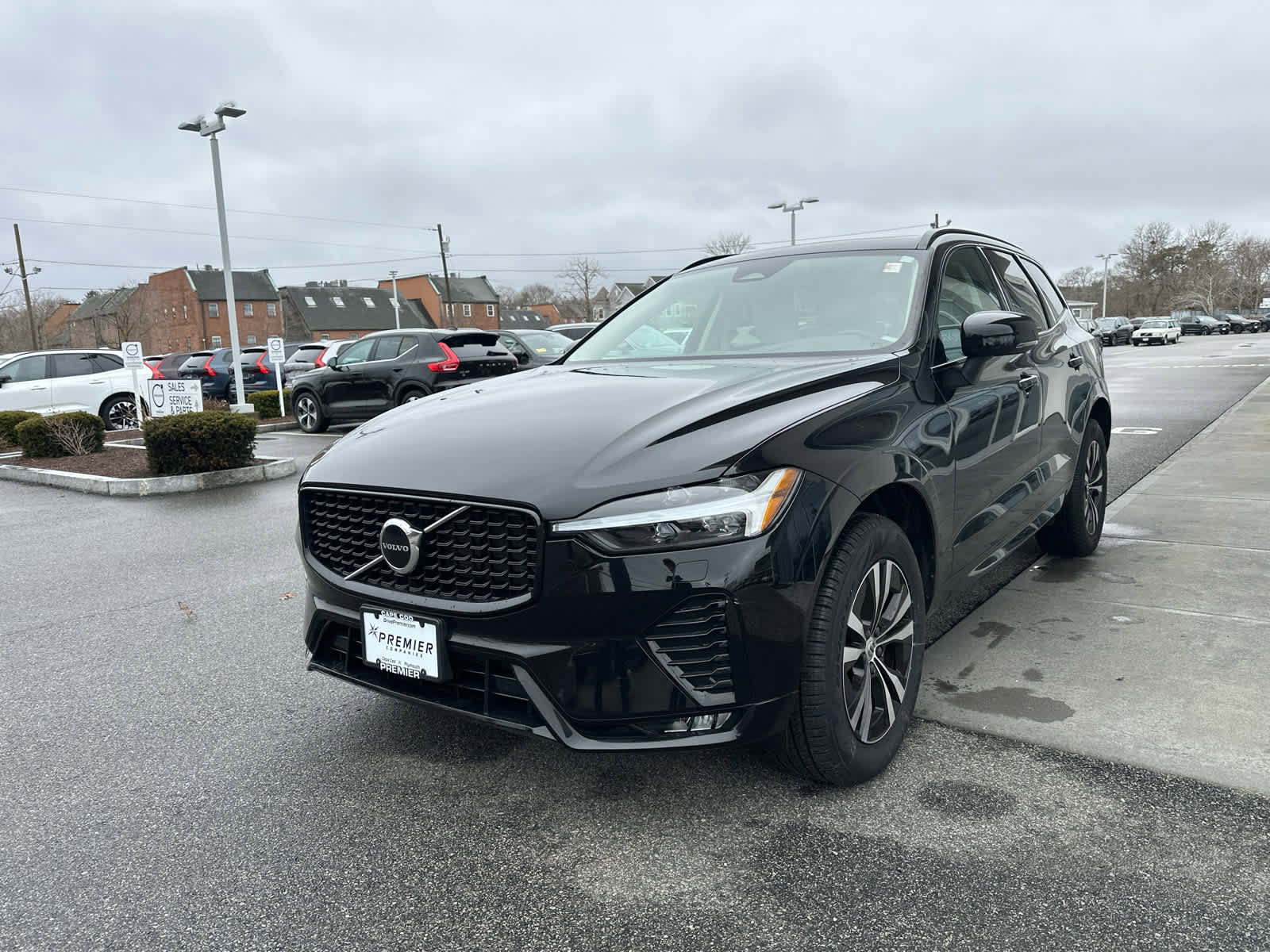 Used 2024 Volvo XC60 B5 Core w/ Climate Package image 5