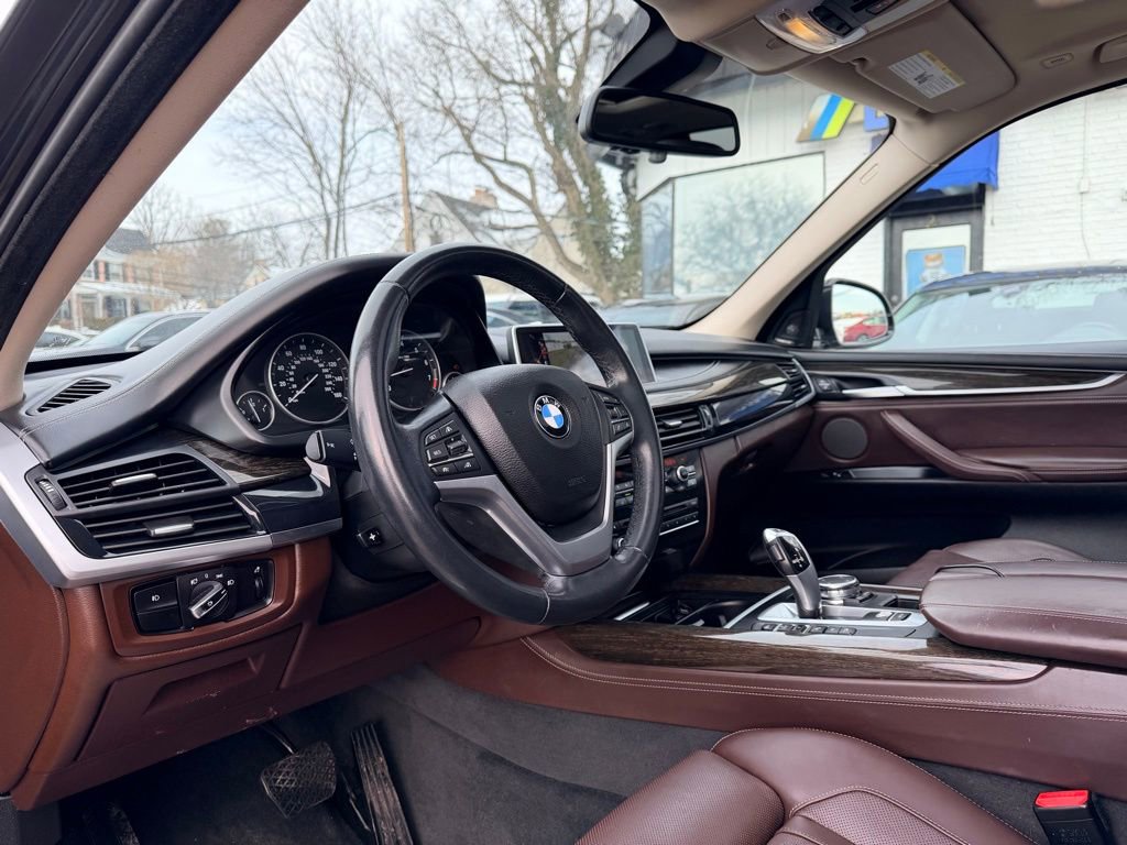 Used 2016 BMW X5 xDrive50i image 9