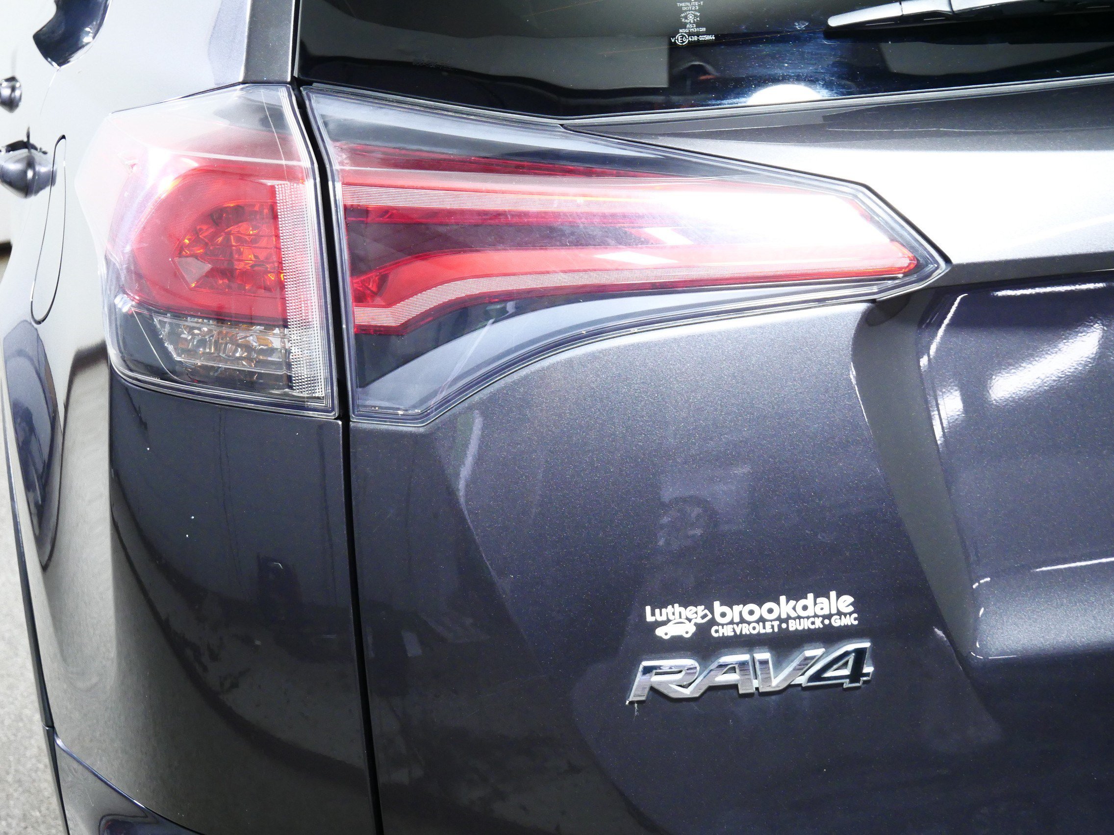 Used 2017 Toyota RAV4 LE w/ All Weather Liner Package AWD/4WD image 17