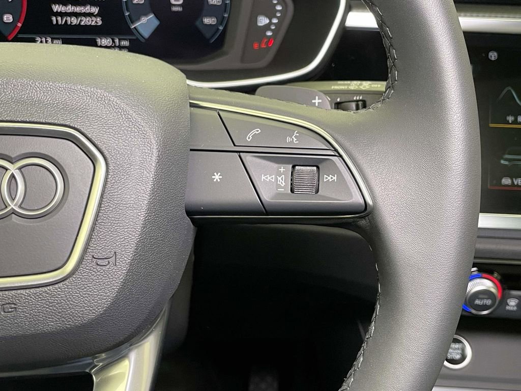 New 2025 Audi Q3 2.0T Premium image 38