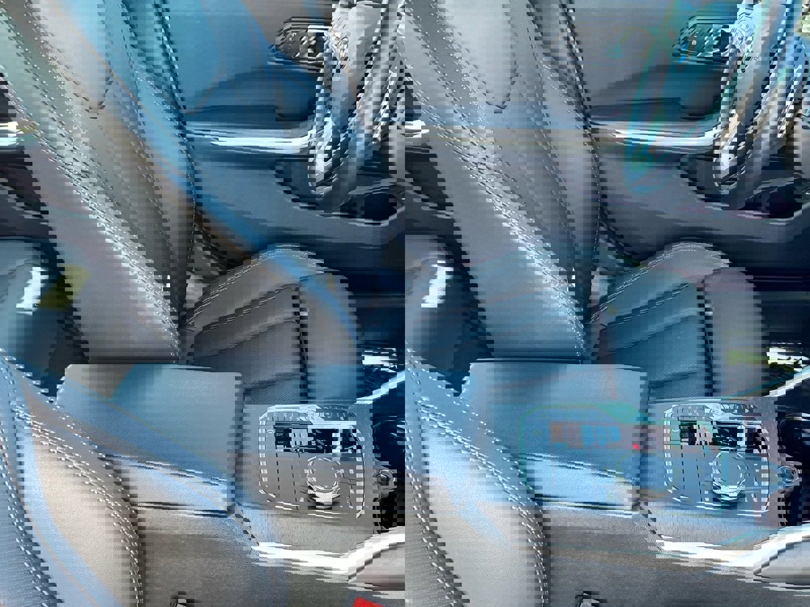 Used 2024 BMW 330i Sedan image 12