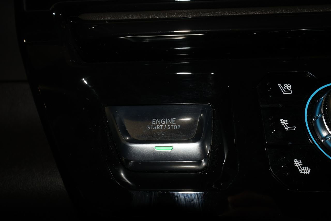 Certified 2024 GMC Sierra 1500 AT4 w/ AT4 Carbonpro Edition image 16