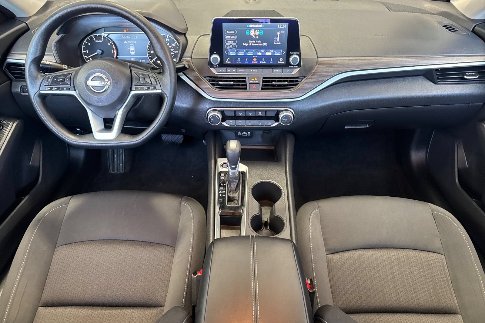 Used 2025 Nissan Altima 2.5 SV FWD image 13