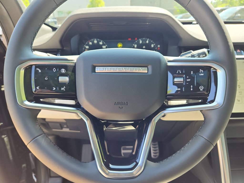 New 2026 Land Rover Discovery Sport Landmark AWD/4WD image 18