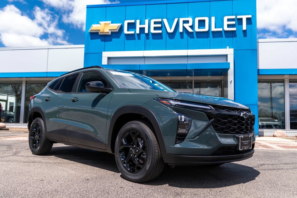 New 2026 Chevrolet Trax LT w/ Driver Confidence Package