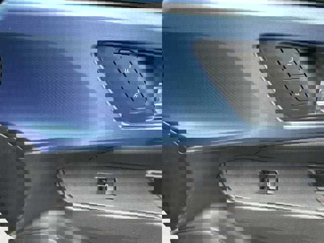 New 2025 Chevrolet Equinox EV LT image 31