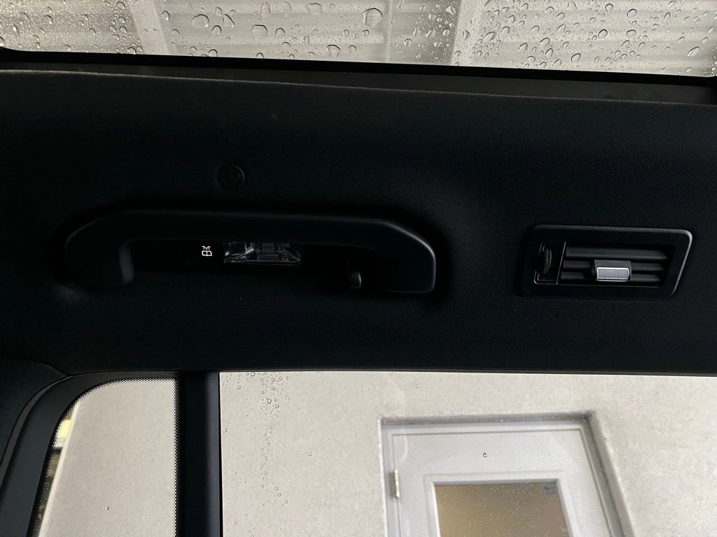 Certified 2025 Mercedes-Benz GLS 580 4MATIC image 34