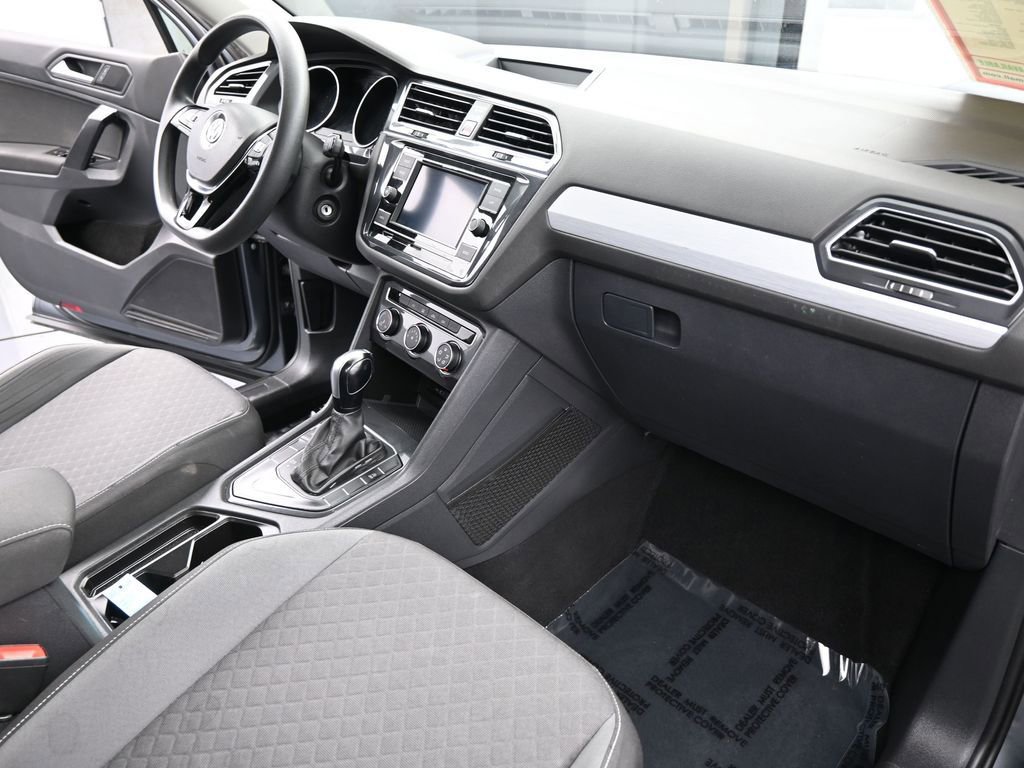 Used 2021 Volkswagen Tiguan S image 38