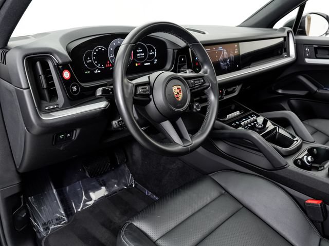 Certified 2024 Porsche Cayenne AWD/4WD image 4