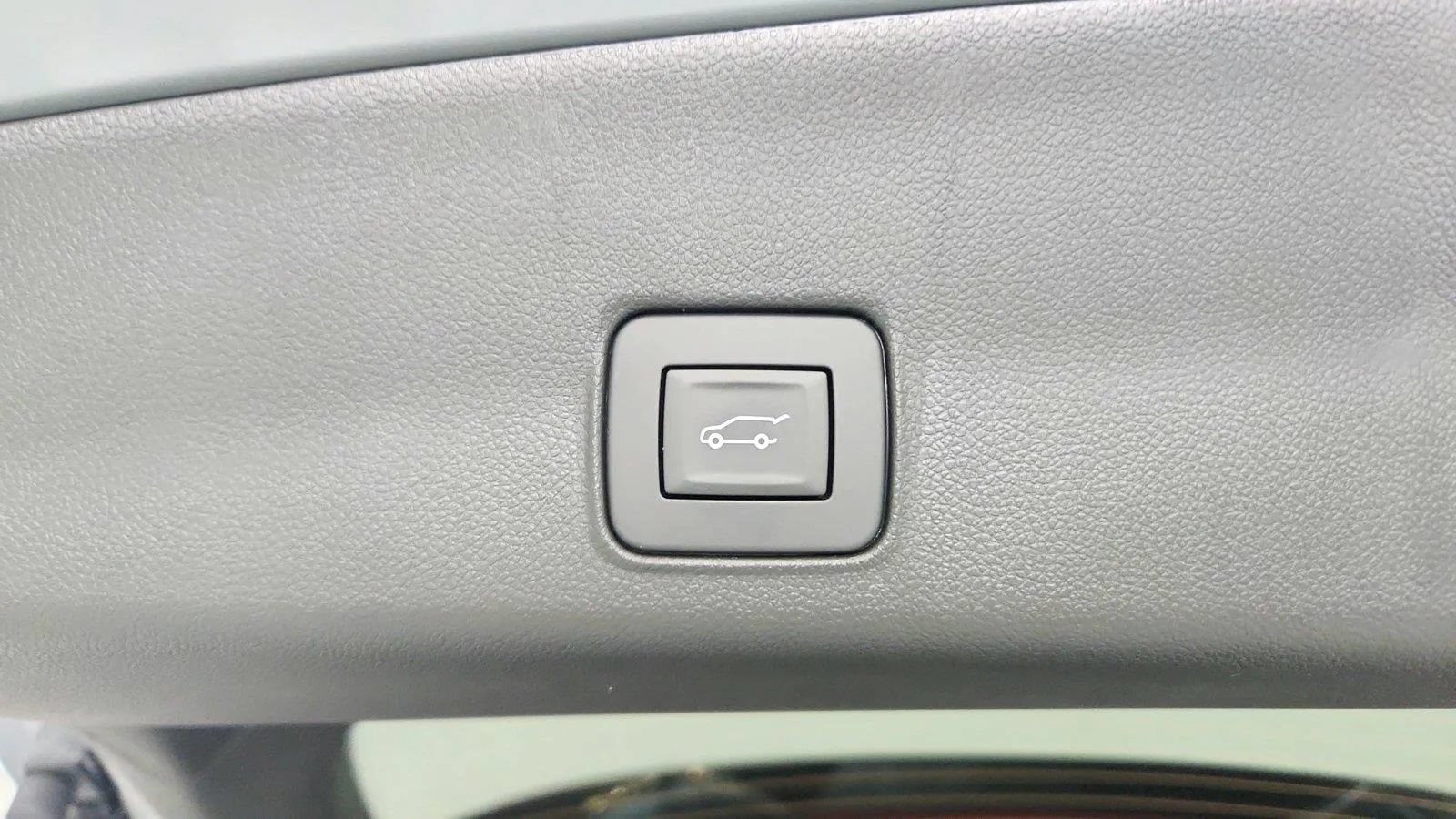 Used 2025 Chevrolet TrailBlazer RS w/ Convenience Package FWD image 14