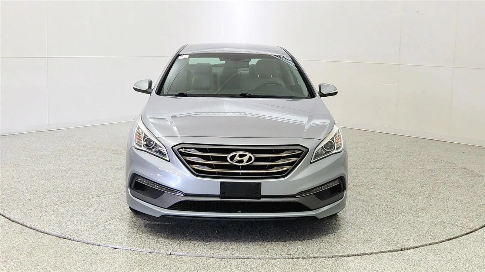 Used 2015 Hyundai Sonata Sport w/ Option Group 04 FWD image 2