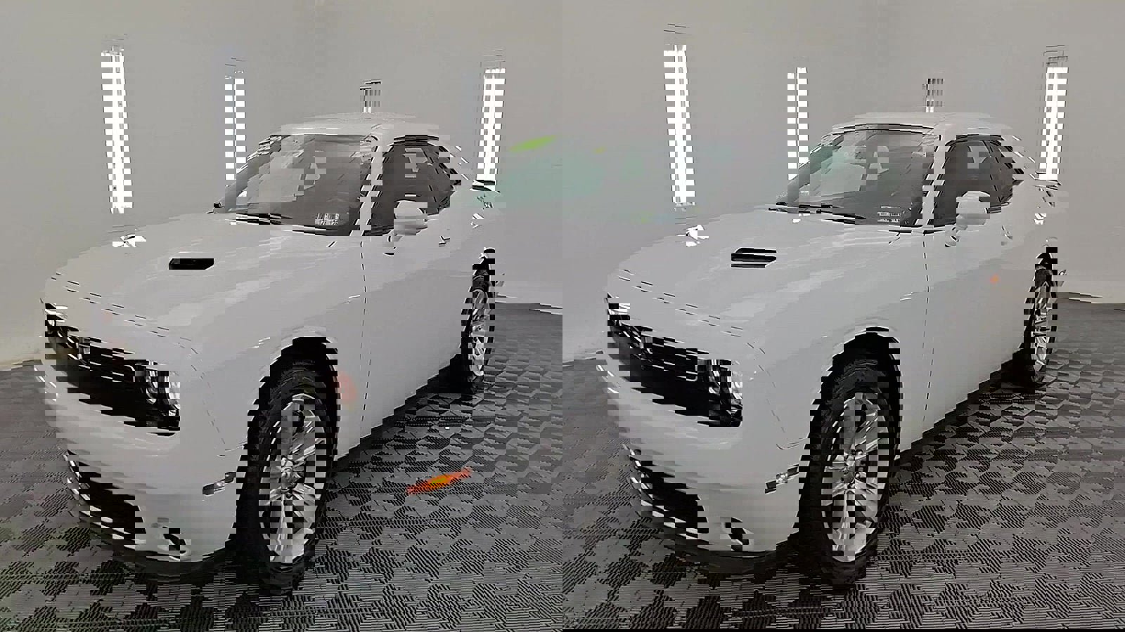 Used 2023 Dodge Challenger SXT image 8