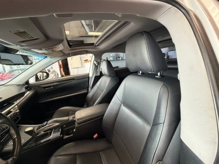 Used 2018 Lexus ES 350 w/ Navigation System Package FWD image 22