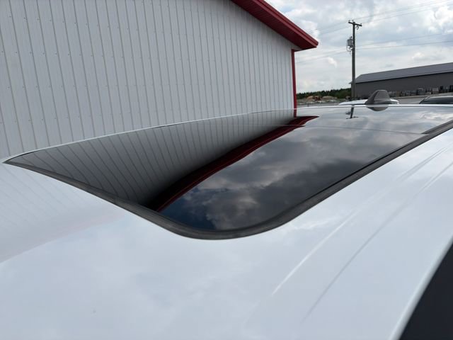 Used 2023 RAM 1500 Laramie AWD/4WD image 12