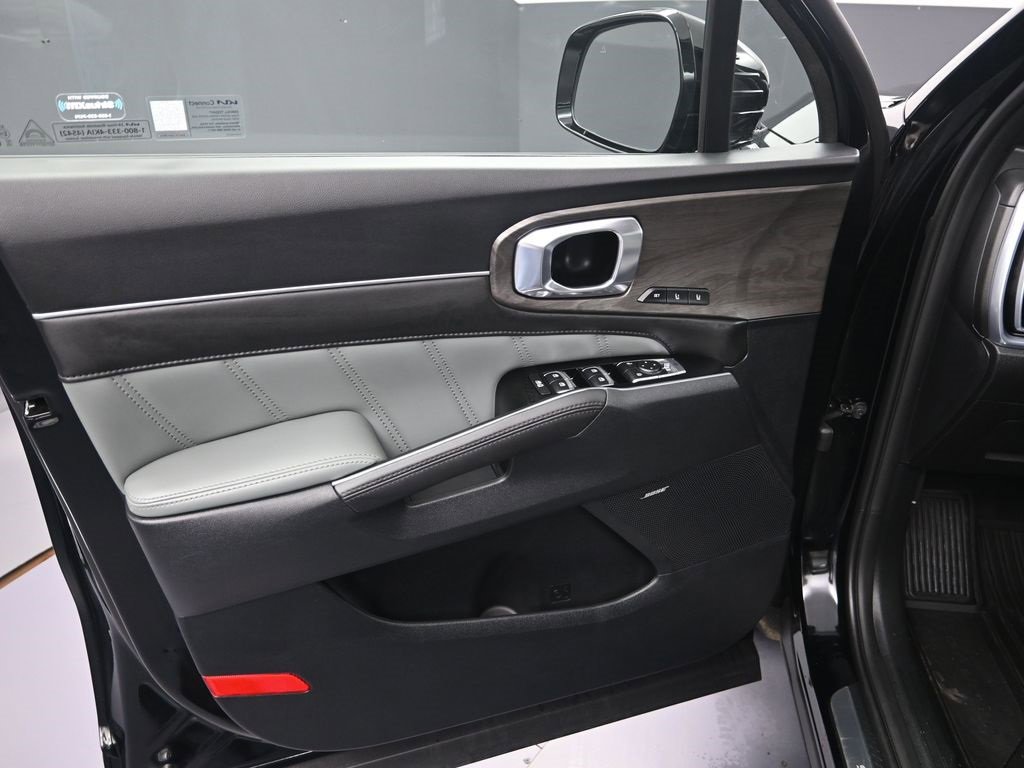 Certified 2025 Kia Sorento SX Prestige w/ Sage Leather Package image 10
