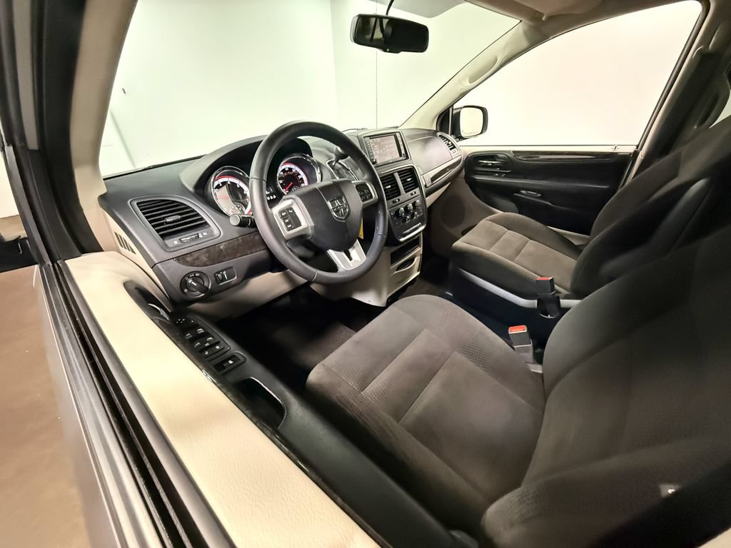 Used 2016 Dodge Grand Caravan SE w/ Quick Order Package 29E SE FWD image 68