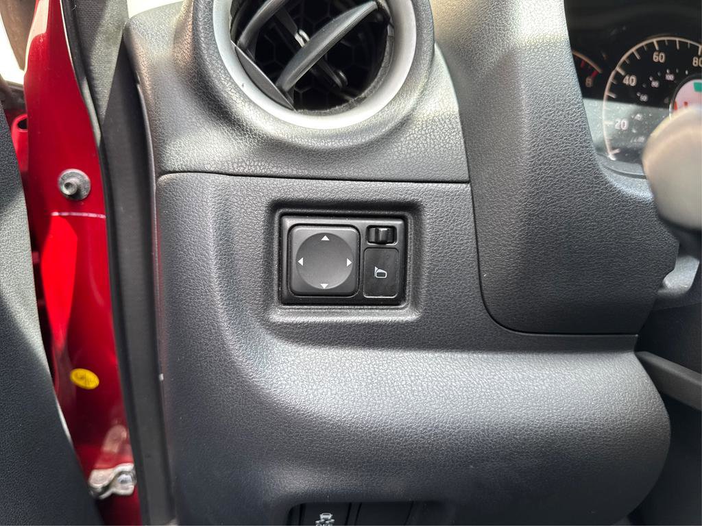 Used 2015 Nissan Versa Note SV image 36